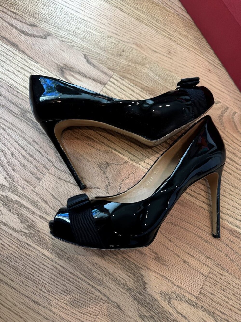 Salvatore Ferragamo Plum Black Patent Peep Toe Vara Bow Pumps Size 9C